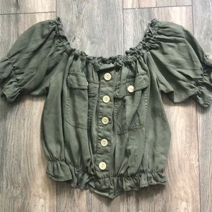 AMERICAN EAGLE off the shoulder top